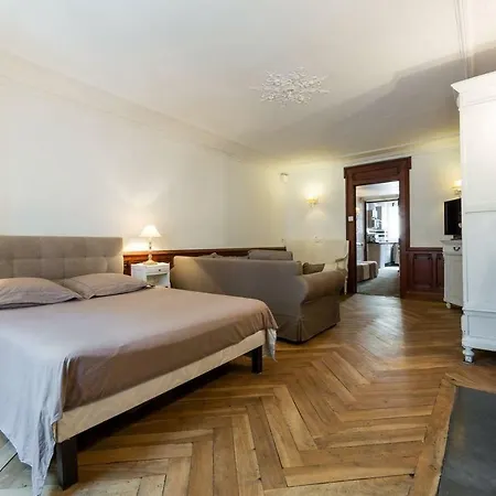 Rue Royale Apartment